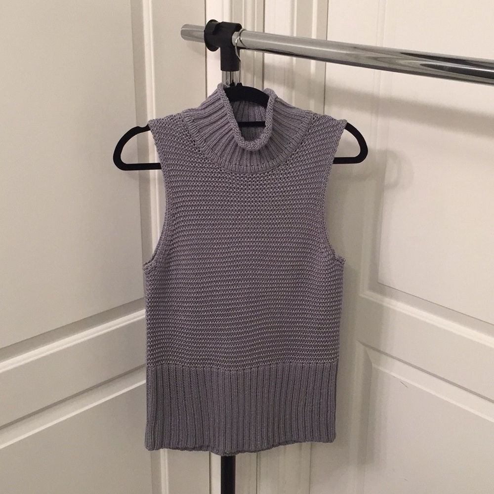 Sleeveless Gray Knit Sweater